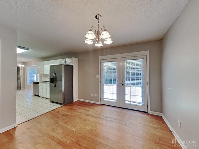 Building Photo - 3023 Ryan Rd