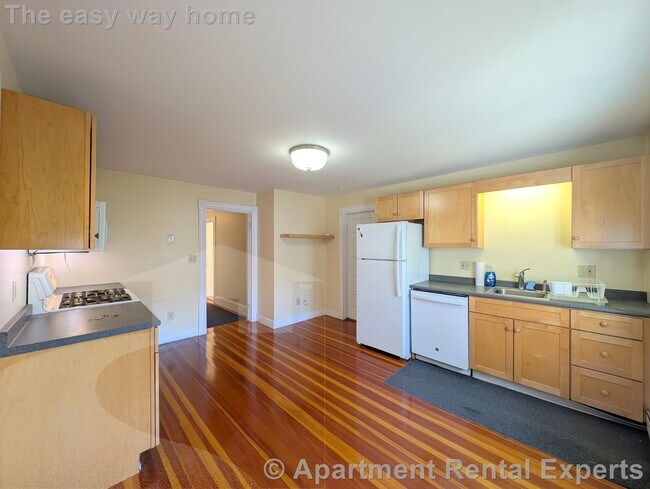 Foto del edificio - 41 Bay State Ave