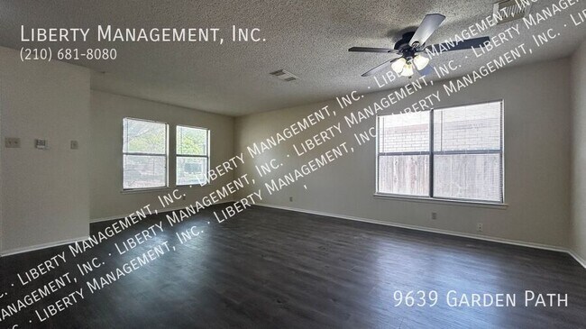 Foto del edificio - 9639 Garden Path