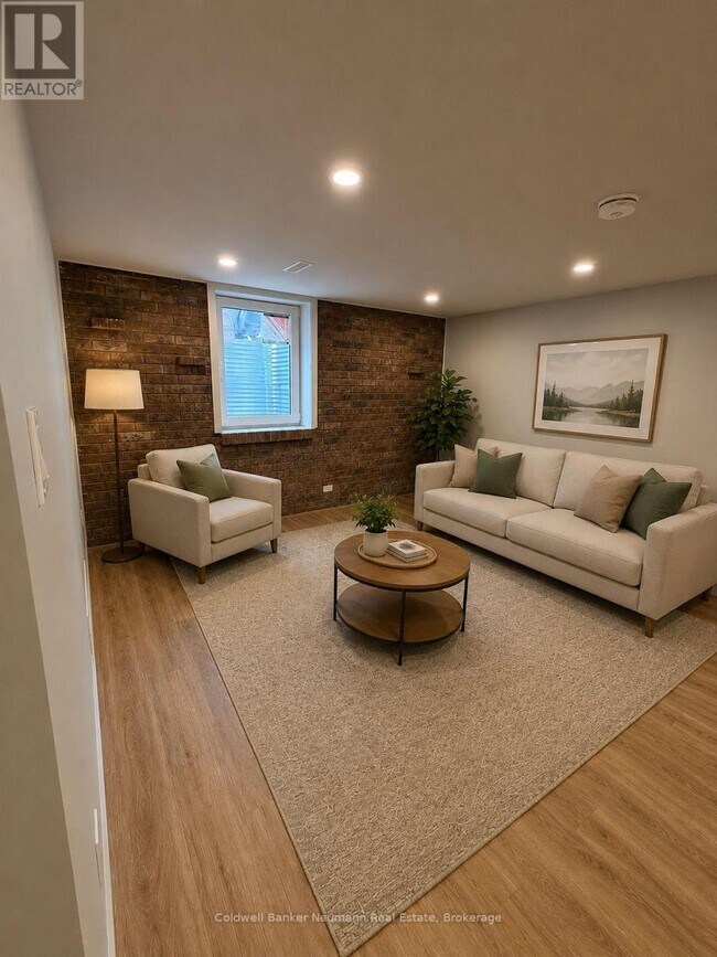 Building Photo - 22 Skov Crescent