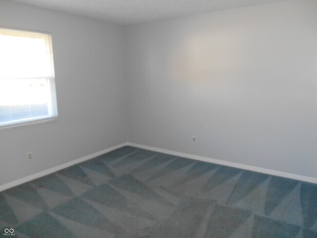 Foto del edificio - 5625 Lakeland Dr