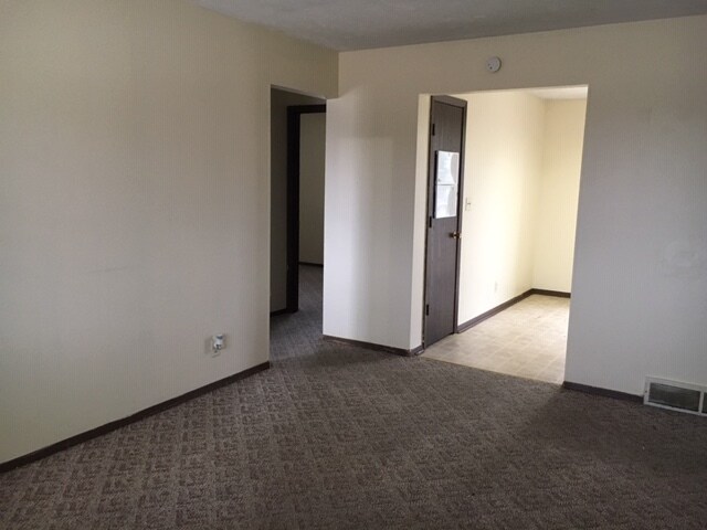 Building Photo - 635 Kennedy Dr