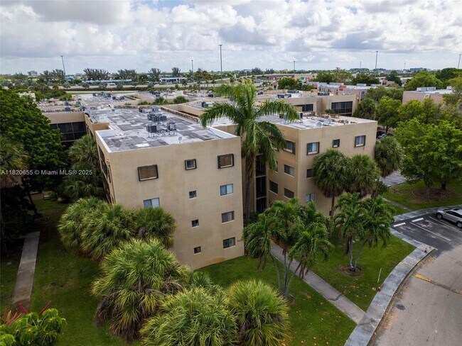 Foto del edificio - 8625 NW 8th St