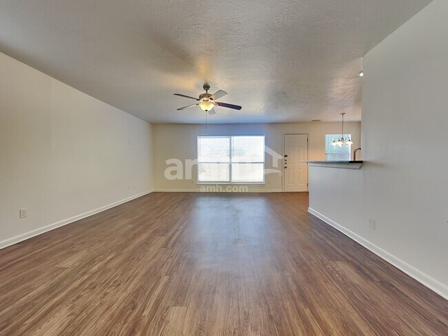 Foto del edificio - 6550 Garden Trail Ct