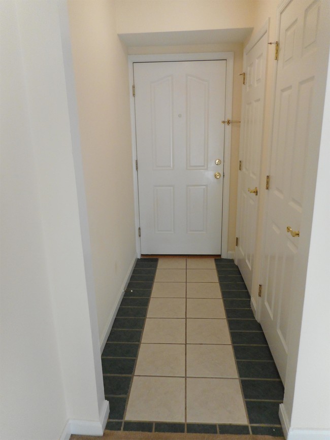 Building Photo - 1126 Chesapeake Dr