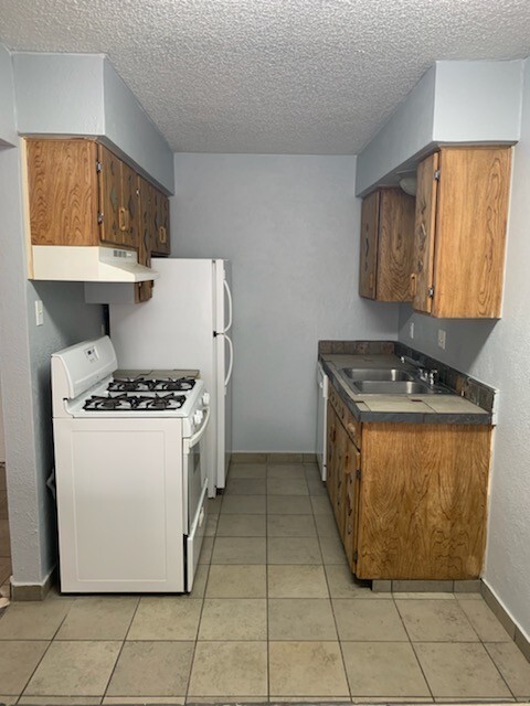 Foto del edificio - Afforadable 1 Bedroom Condo- Ready for new...