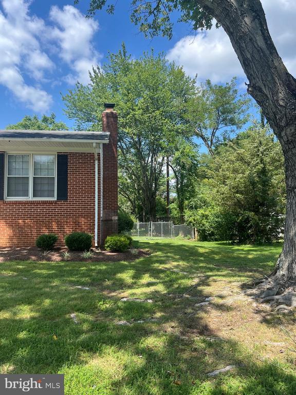 Foto del edificio - 6854 Arbor Ln
