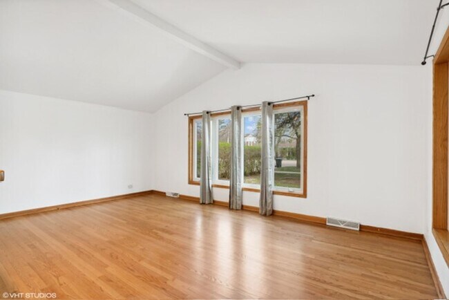 Foto del edificio - 403 E Lake Ave