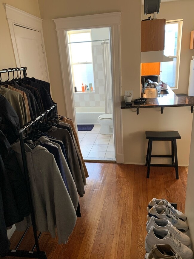 Building Photo - 41C Symphony Rd