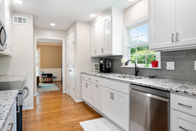 Building Photo - 2205 Bell Tavern Ct