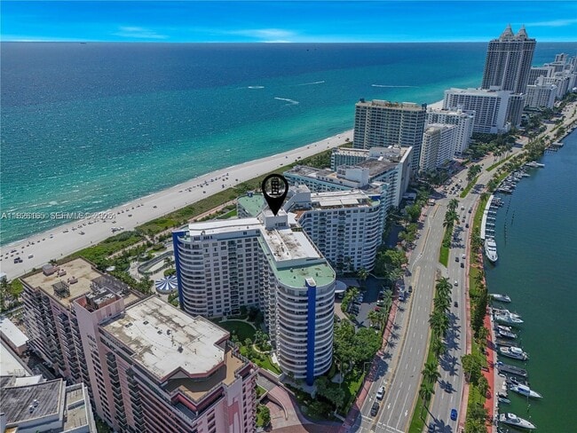 Foto del edificio - 5151 Collins Ave
