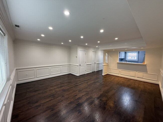 Foto del edificio - 5909 Mayflower Ct
