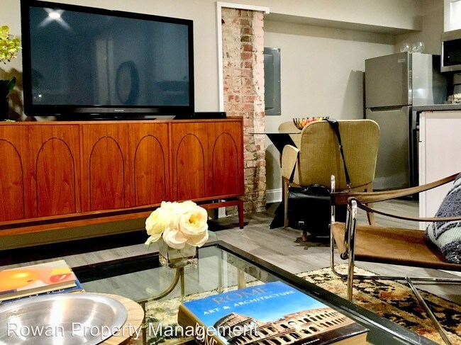 Foto del edificio - 530 Gladstone Blvd