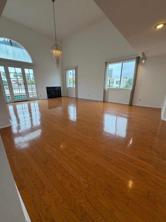 Foto del edificio - 1409 S Saltair Ave