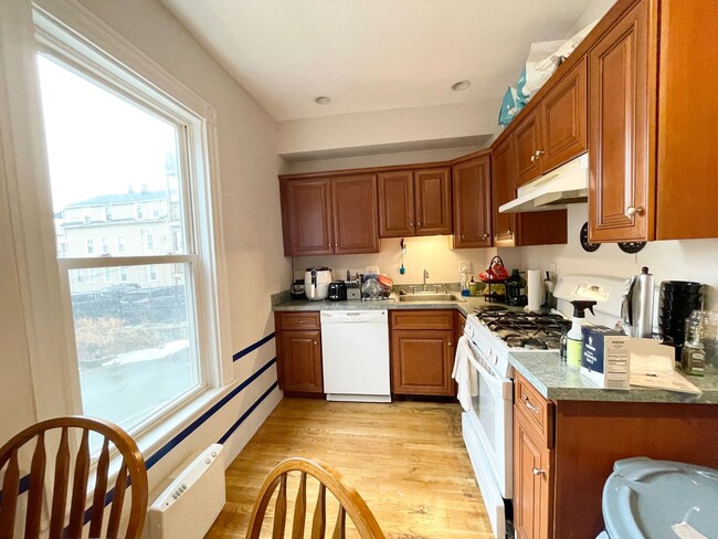 WOW!!! 5 BED/2 BATH ON PARKER HILL AVE FOR 9/1 - WOW!!!  5 BED/2 BATH ON PARKER HILL AVE FOR 9/1 House