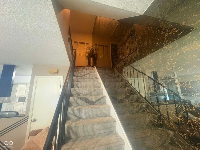 Foto del edificio - 6492 Lupine Terrace