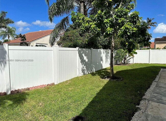 Foto del edificio - 18171 NW 18th St