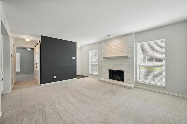 Foto del edificio - 15151 Berry Trail