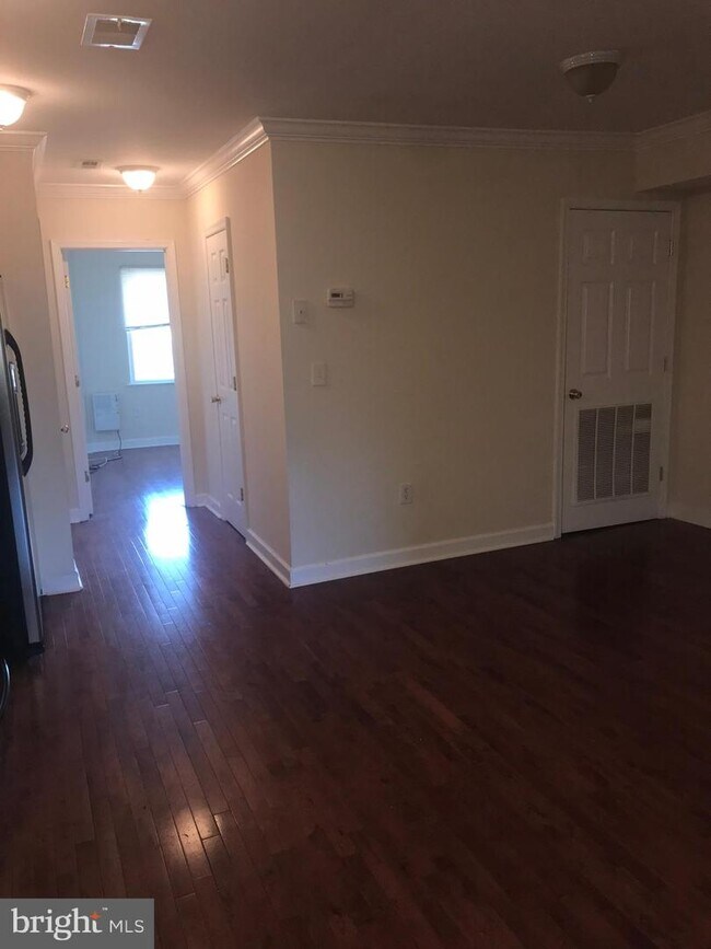 Foto del edificio - 1700 Capitol Ave NE