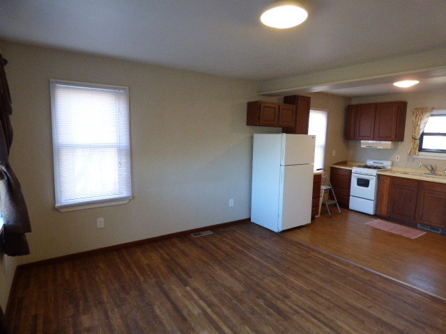 Building Photo - 217 E Boulevard St