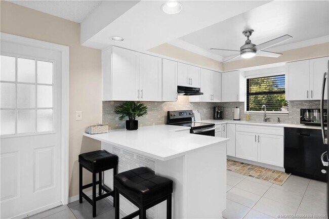 Foto del edificio - 4885 SE Capstan Ave