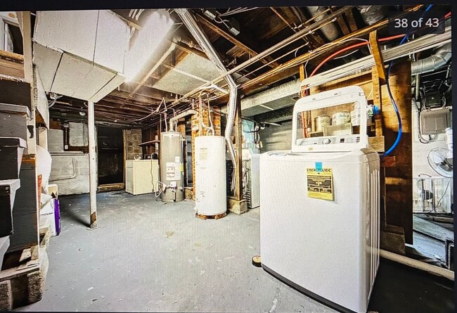 Building Photo - 407 Hill St