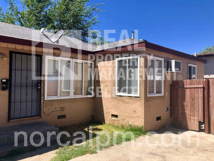 Primary Photo - Great 2 bed 1bath duplex