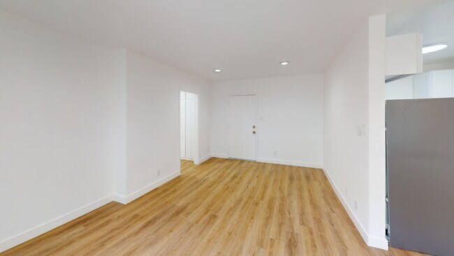 Plano de planta - The Regal Villa Apts...Gorgeous Newly Remo...