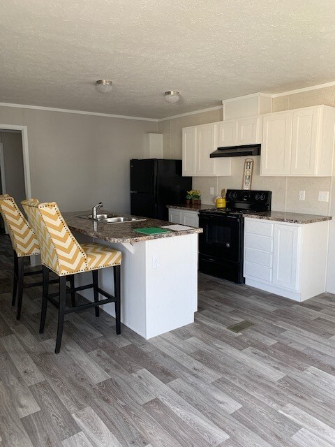 Primary Photo - 9500 Wheeling Ave