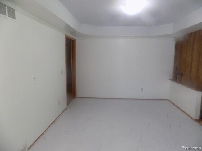 Building Photo - 3561 Leason Rd