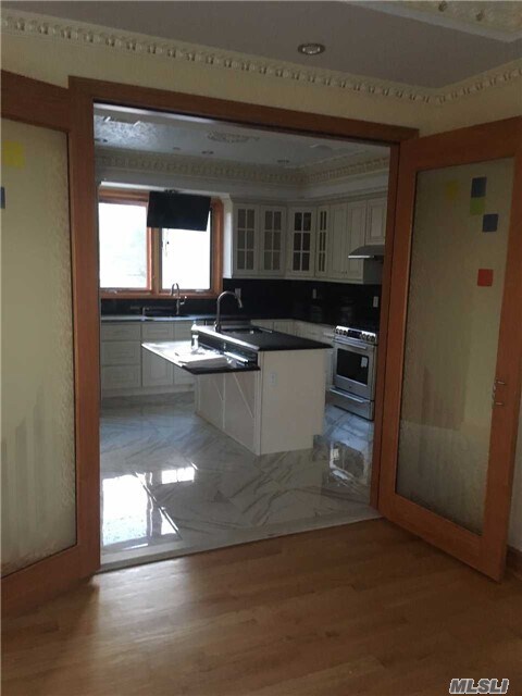 Foto del edificio - 102-55 63rd Rd