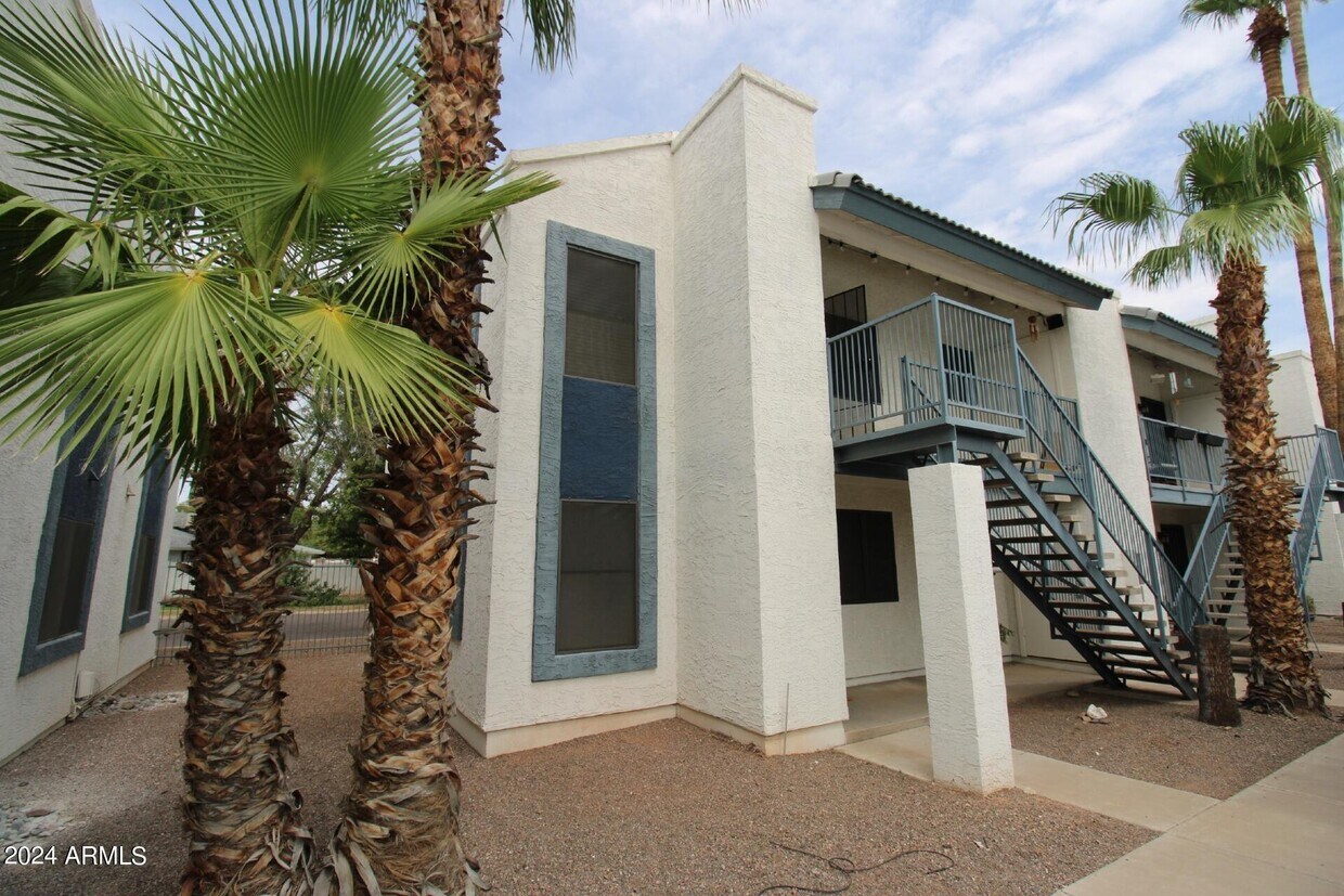 3635 N 37th St Unit 6, Phoenix, AZ 85018 Room for Rent in Phoenix, AZ
