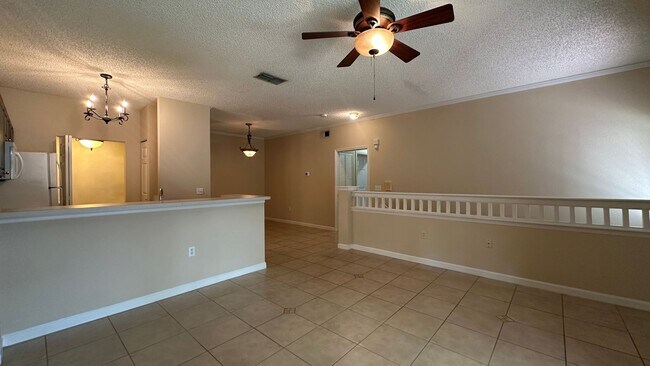 Foto del edificio - 323 Arbor Lakes Cir