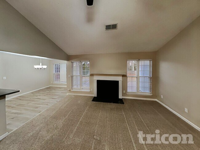 Building Photo - 94 Oakview Dr