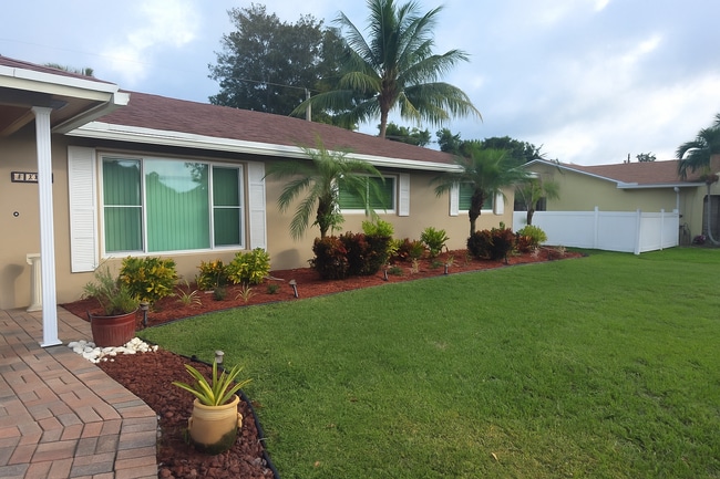 Building Photo - 44 W Arch Dr