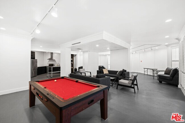 Foto del edificio - 950 N Kings Rd