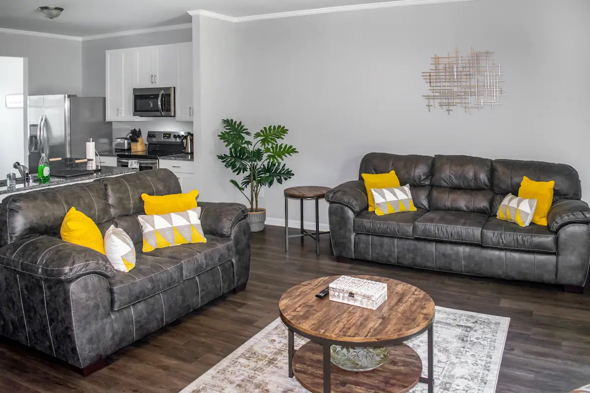 Primary Photo - Room in Townhome on Laurel Ridge Cir