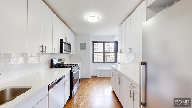 Foto del edificio - 401 E 88th St