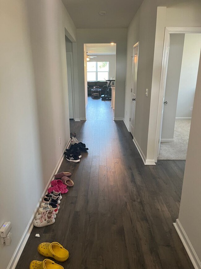 Foto del edificio - 4 Bed, 2 Bath House