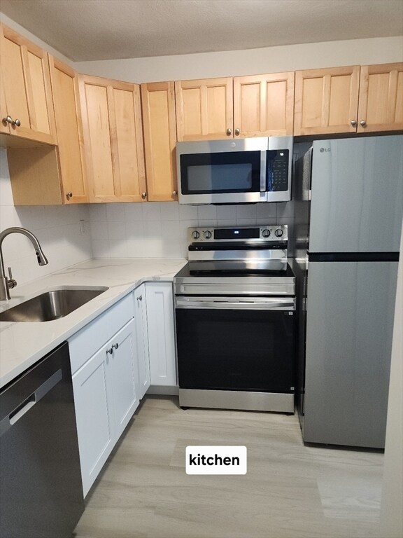 Foto principal - 135 E Main St
