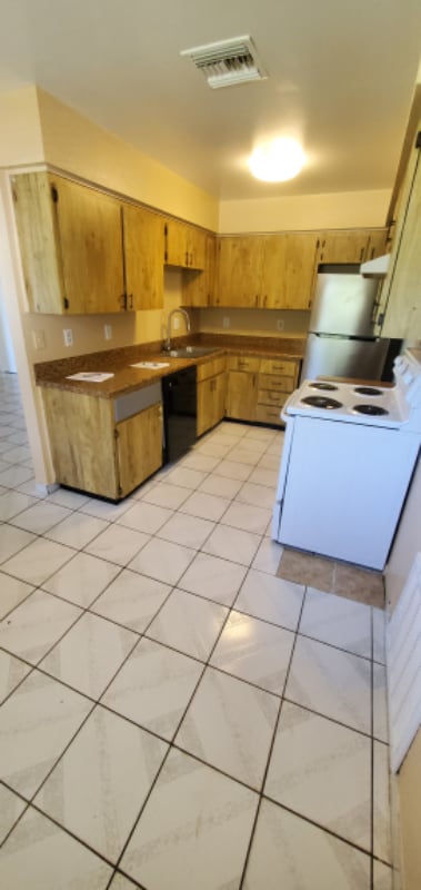 Foto del edificio - 5324 Bonnie Brae Cir
