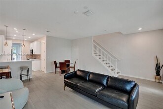 Building Photo - 5140 Eucalyptus Dr
