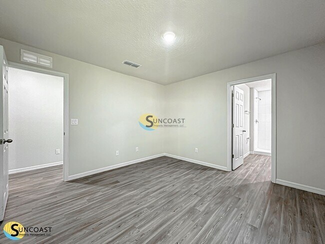 Foto del edificio - 48 Ryapple Ln