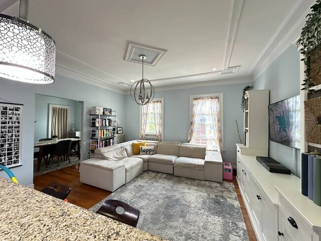 Foto del edificio - 495 E 3rd St