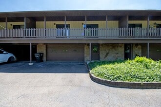 Building Photo - 261 S Milton St