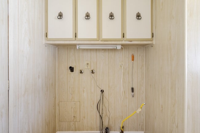 Building Photo - 25361 De Waide Ave