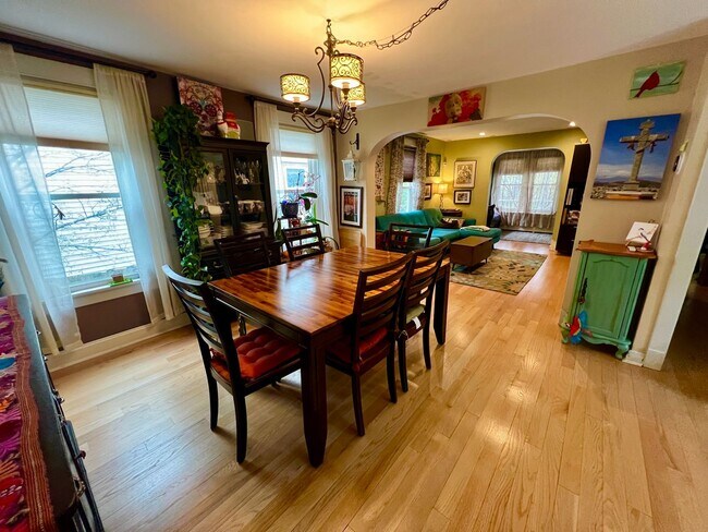 Foto del edificio - Fully Furnished Beautifully Restored Vinta...