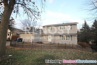 Building Photo - 4204 Victoria St N