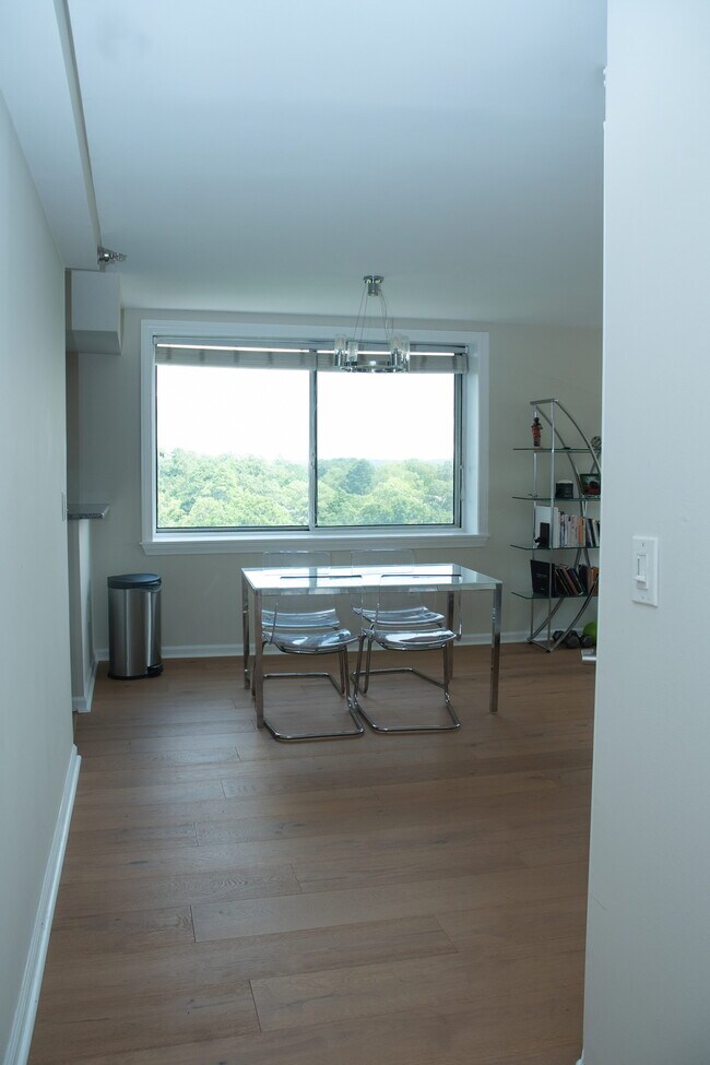 Foto del edificio - 2479 Peachtree Rd NE