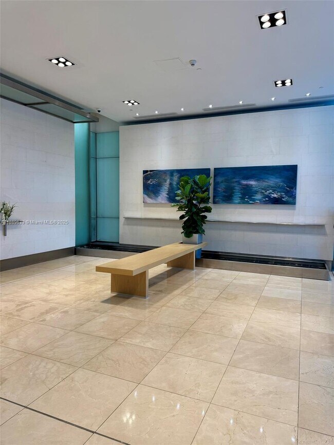 Building Photo - 2101 Brickell Ave